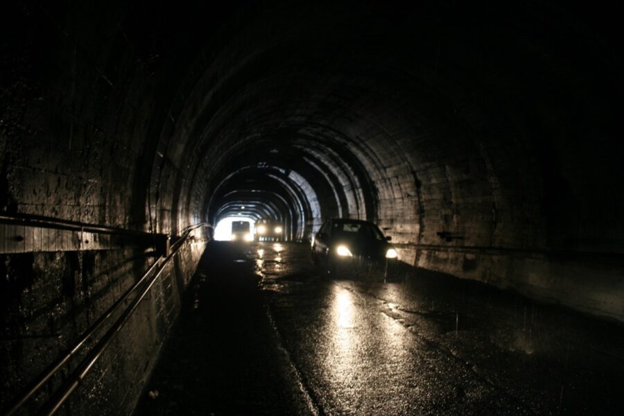 Snow closes Homer Tunnel, Milford Sound highway