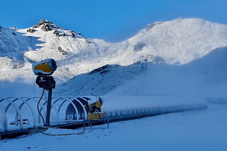 Heavy snow hits South Island, more expected